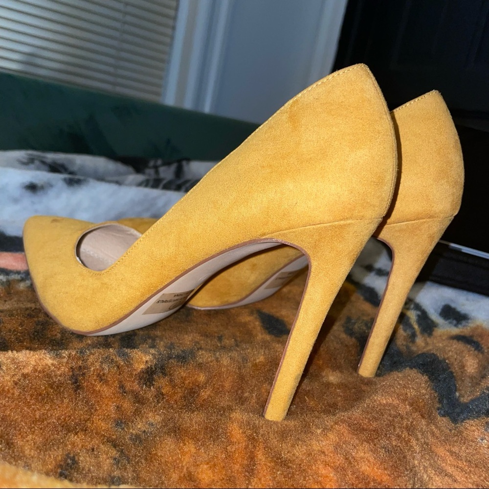 Golden Mustard Pointy Toe Heels